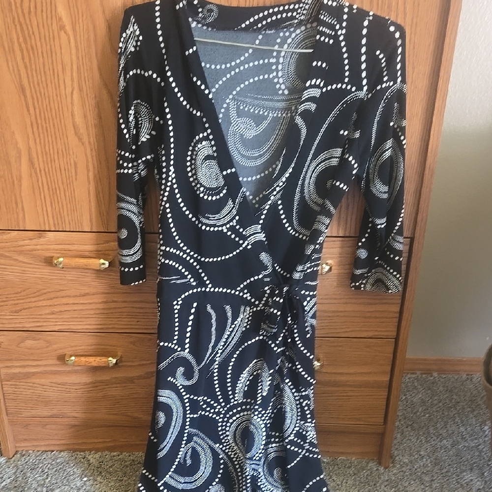 Lucky Brand Black and White Swirl Midi Dress